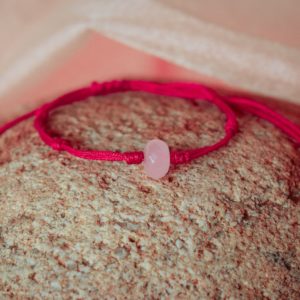 PULSERA HILO ROJO PIEDRA CUARZO ROSA