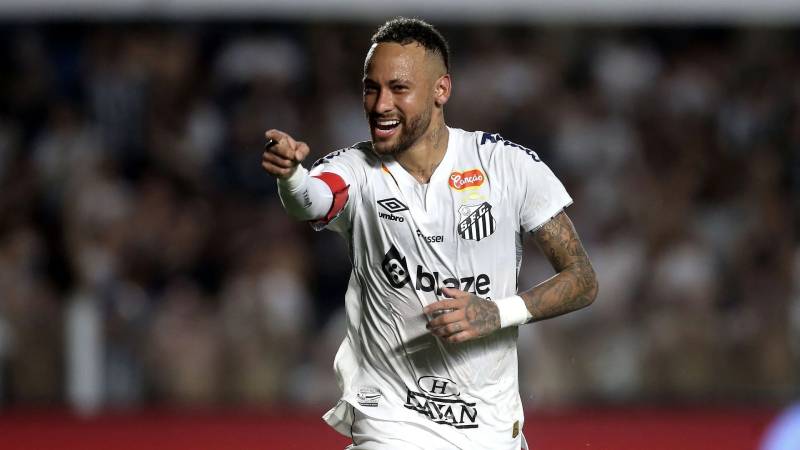 Neymar – Thu nhập 127,8 triệu euro/năm